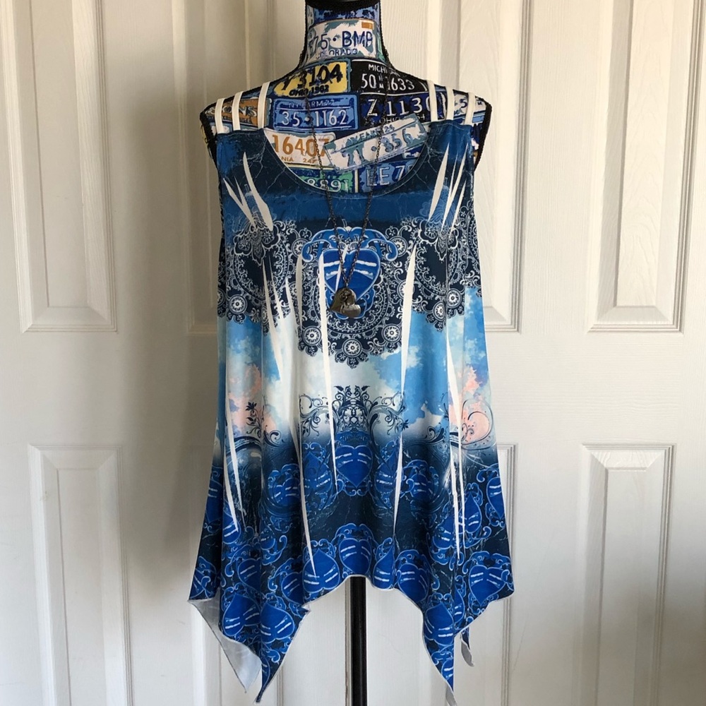 🎈SOLD🎈Adorable sleeveless summer top!